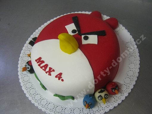 dort-kulaty-angry-birds-marcipanovy.jpg