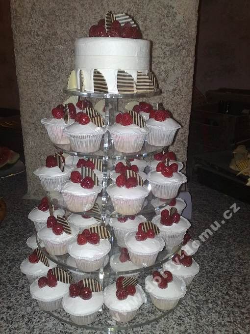 ps47-cupcakes-s-malinami-a-belgickou-cokoladou.jpg